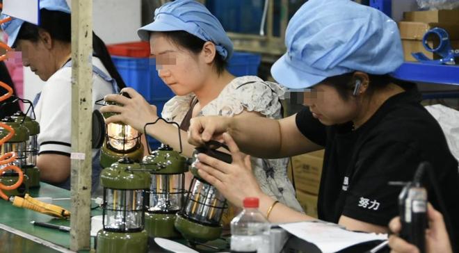 00家小厂包机出海狂揽80亿称霸全球新葡京博彩浙江小镇“反杀”义乌！8(图14)