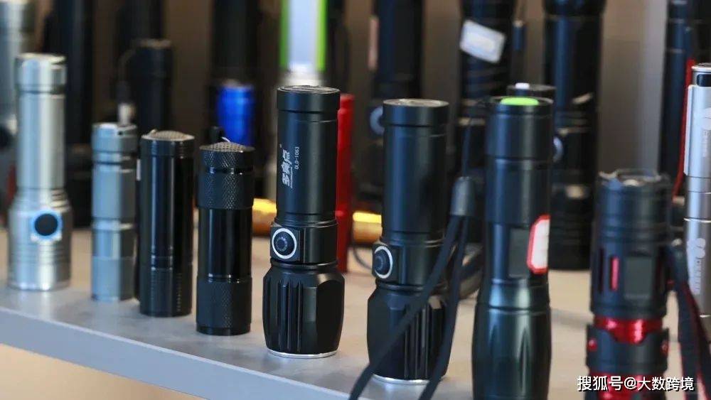 0亿!浙江小镇垄断全球市场澳门新葡京一支手电筒狂赚8(图4) 0亿!浙江小镇垄断全球市场澳门新葡京一支手电筒狂赚8(图4)