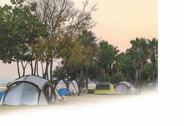 收纳……市民游客自觉践行文明露营理念澳门新葡京网站帐篷规范搭建垃圾随手(图2)